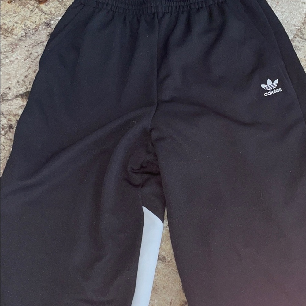 Women’s Adidas sweatpants/joggers